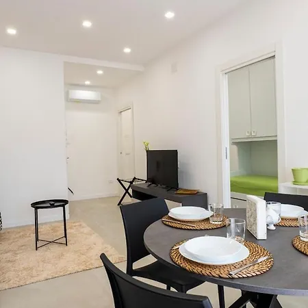Apartamento Trilocale 60mq Con Cucina E Balconi - Vomero Hill *