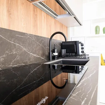 Trilocale 60mq Con Cucina E Balconi - Vomero Hill * Naples